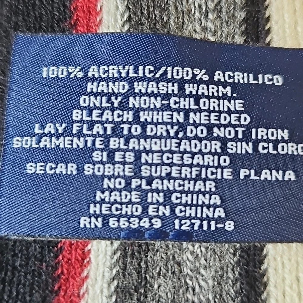Striped Black and White Scarf with Red Accents. 31X15. Excelent‎ Condition